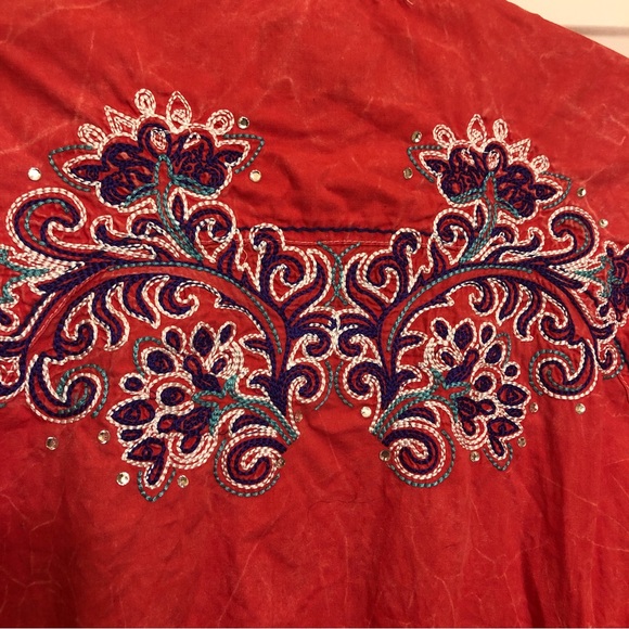 Shyanne shirt with stunning embroidery, country feel - Picture 6 of 6